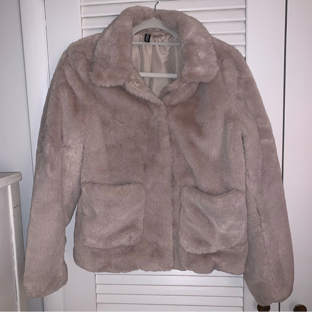 H&M Divided Light Pink Faux Fur Jacket